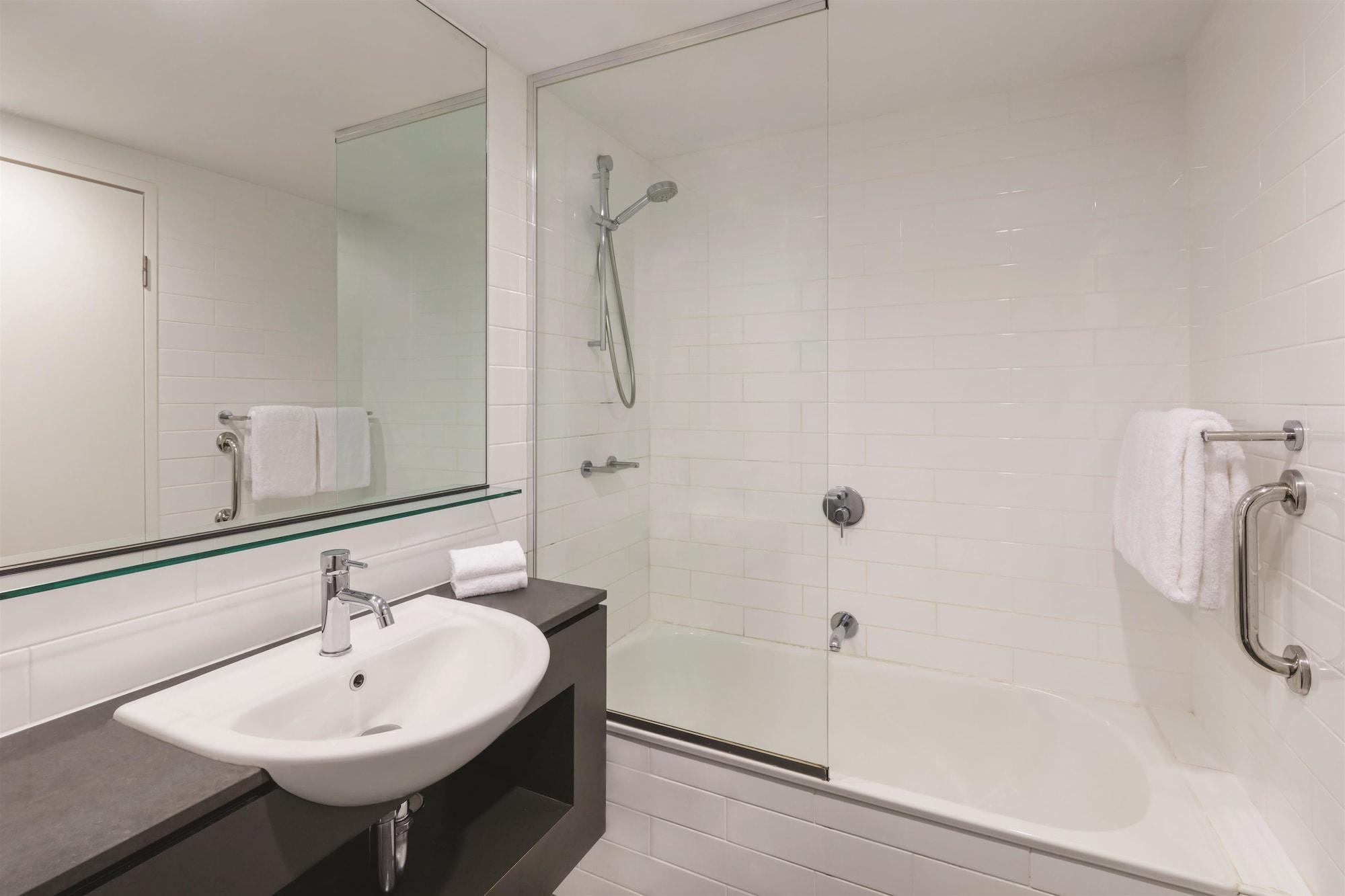 Vibe Hotel Darwin Waterfront Екстер'єр фото