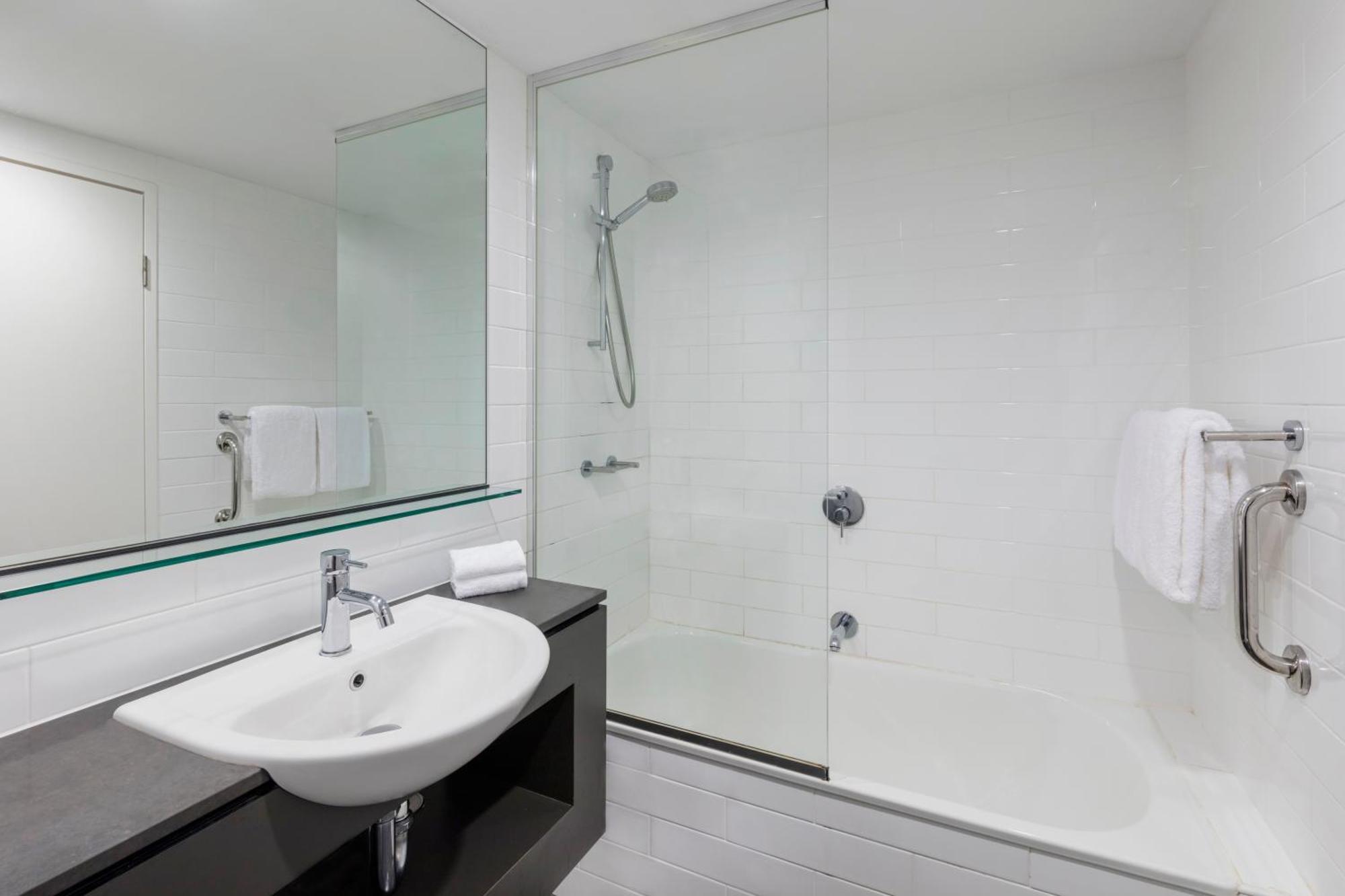 Vibe Hotel Darwin Waterfront Екстер'єр фото